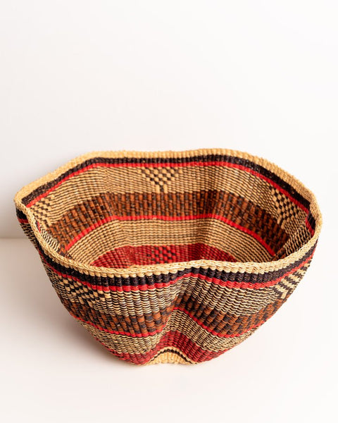 Elegant Wavy Hand - Woven Basket 3 - Nathez out of Africa