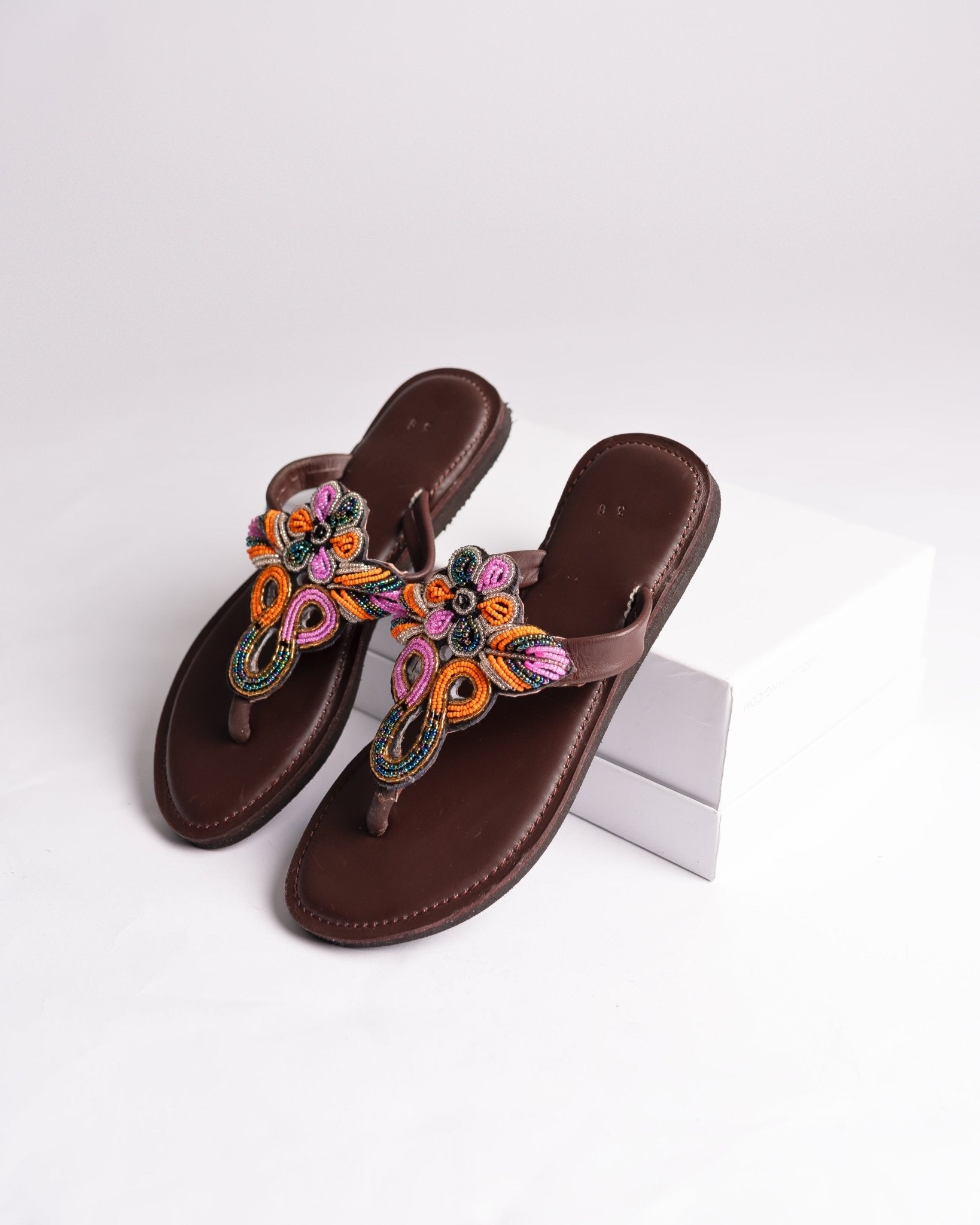 Hand-beaded Kenyan leather comfy slippers with Maasai beadwork, Ref 3175 — handcrafted in Kenya