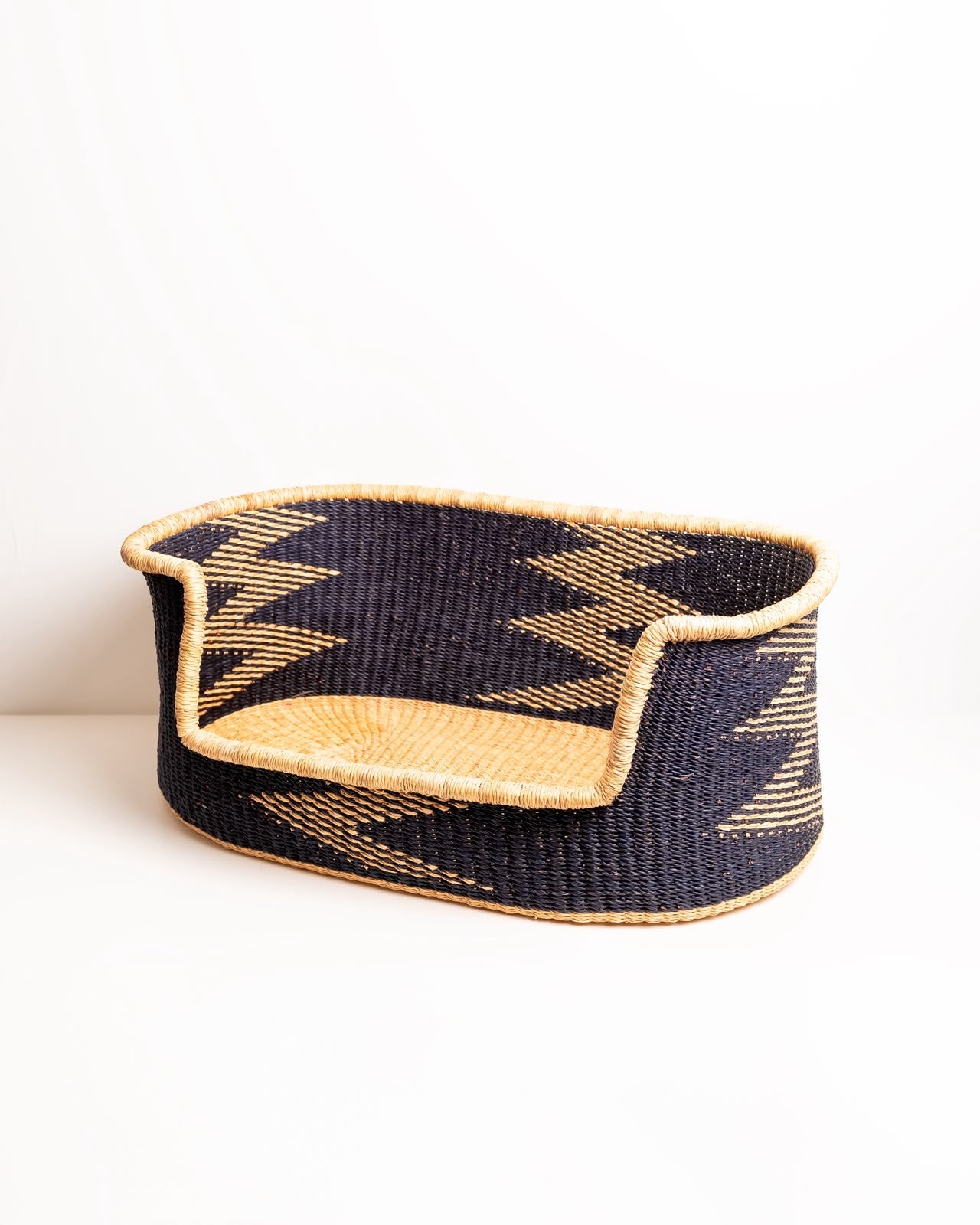 Angled view → full geometric pattern, raised back