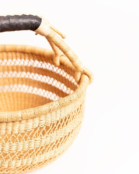 Obaa Sima(Perfect Woman)Hand - Woven Round Basket 005 - Nathez out of Africa